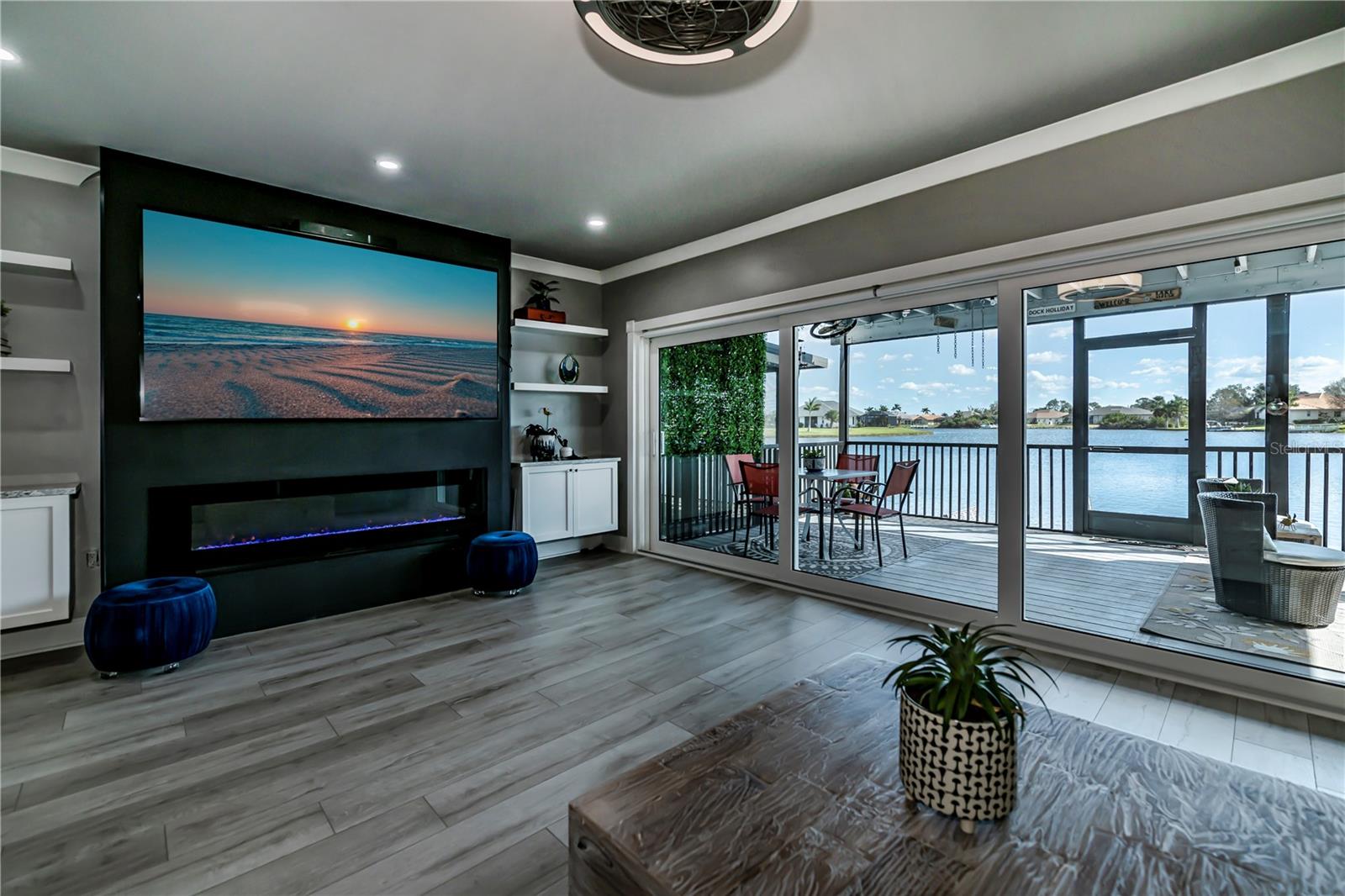 LAKE SUZY VILLAS - Residential