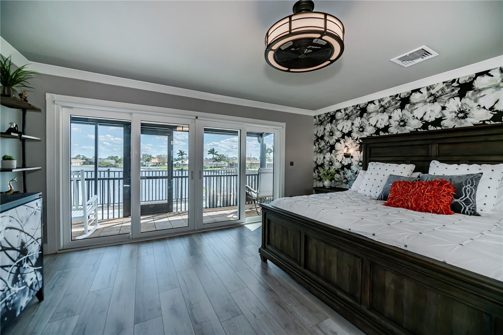 LAKE SUZY VILLAS - Residential