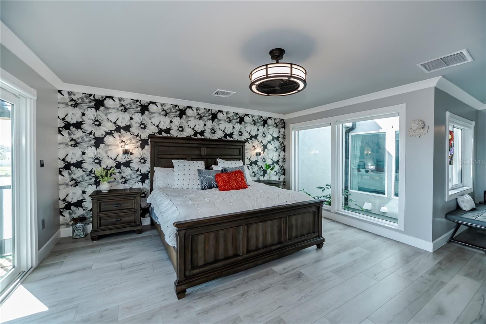 LAKE SUZY VILLAS - Residential