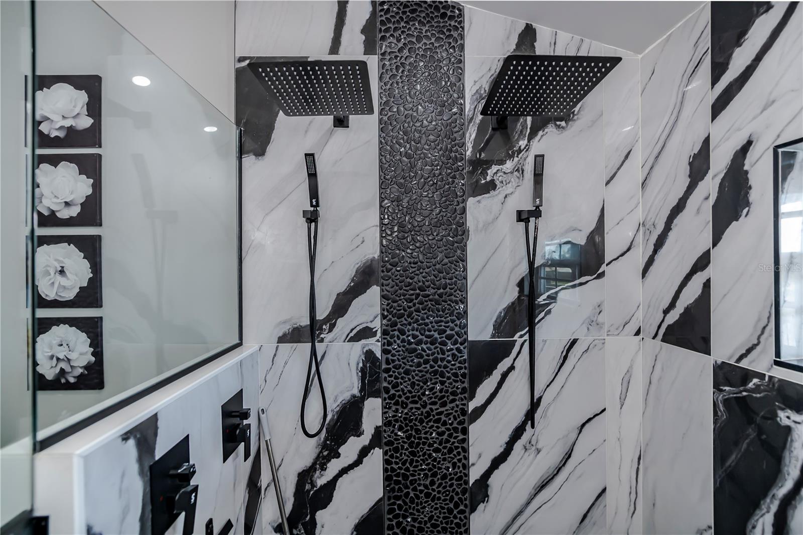 LAKE SUZY VILLAS - Residential