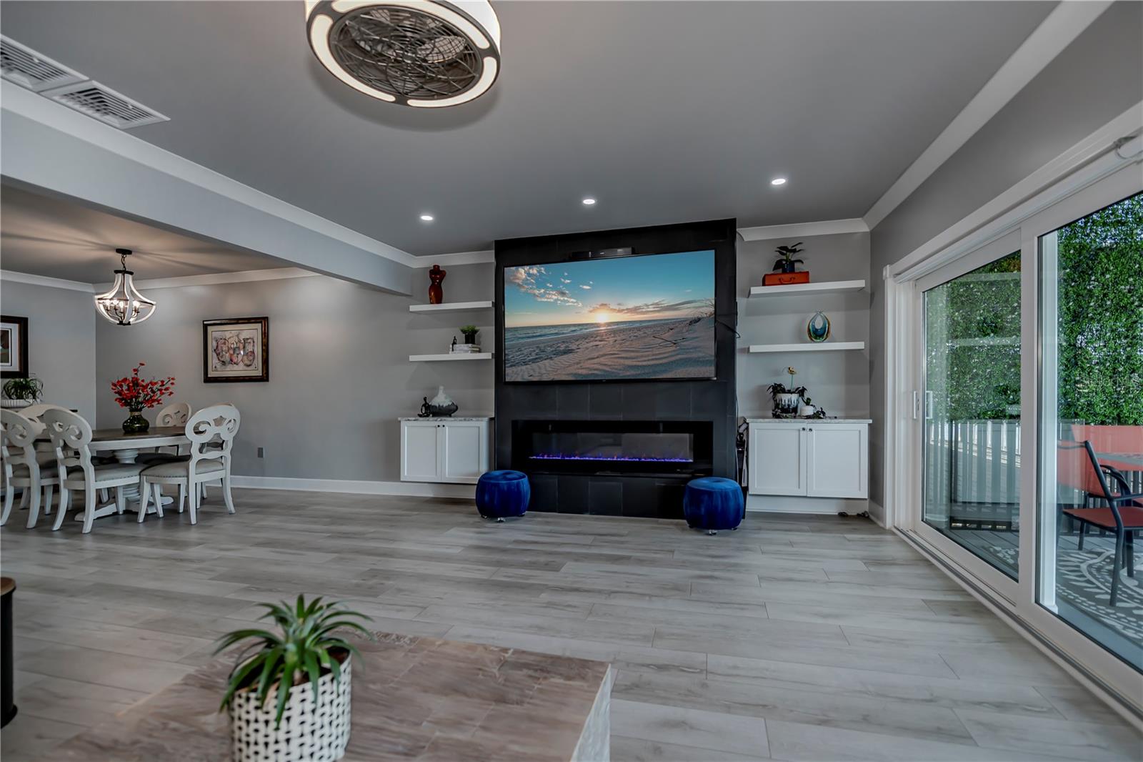 LAKE SUZY VILLAS - Residential