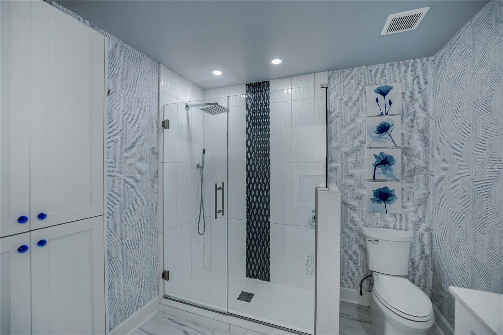 LAKE SUZY VILLAS - Residential