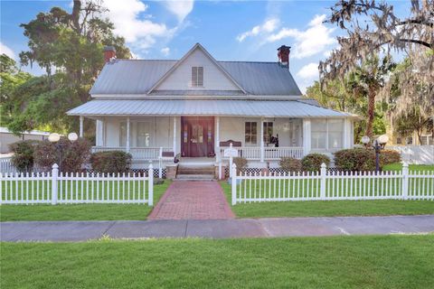 A home in HIGH SPRINGS