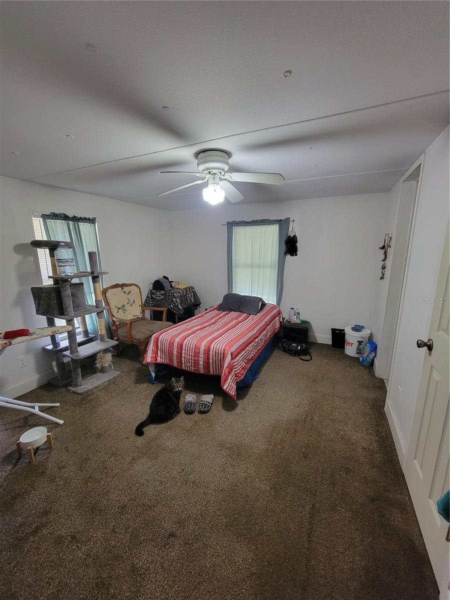 HOLIDAY ACRES UNIT 02 - Residential