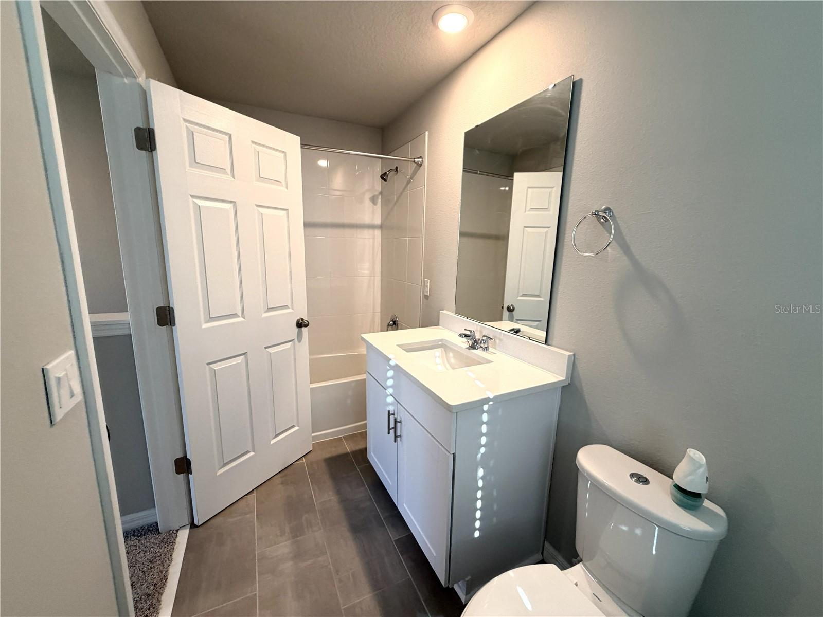 LAKE DENHAM ESTATES - Residential