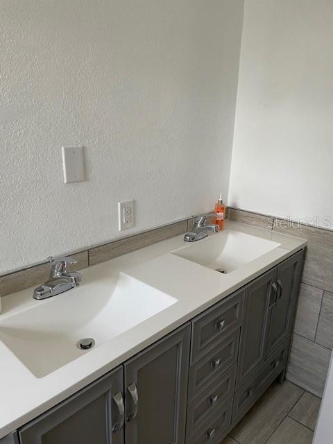 SIR-LEE HEIGHTS - Residential Lease