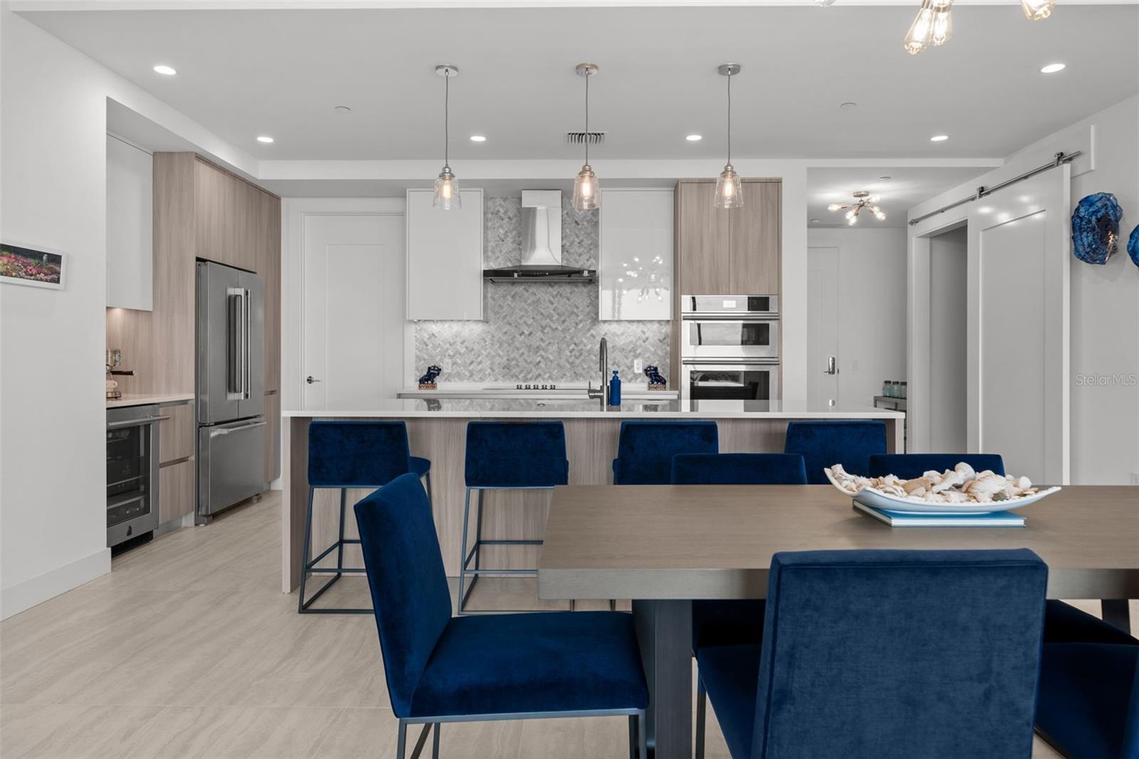 301 QUAY COMMONS 1703