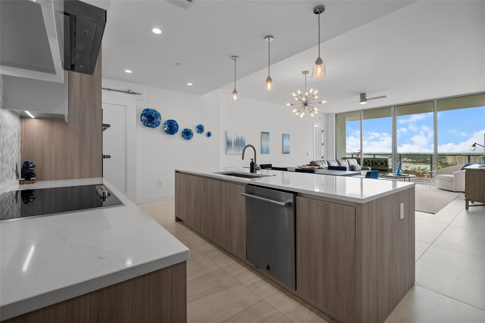 301 QUAY COMMONS 1703