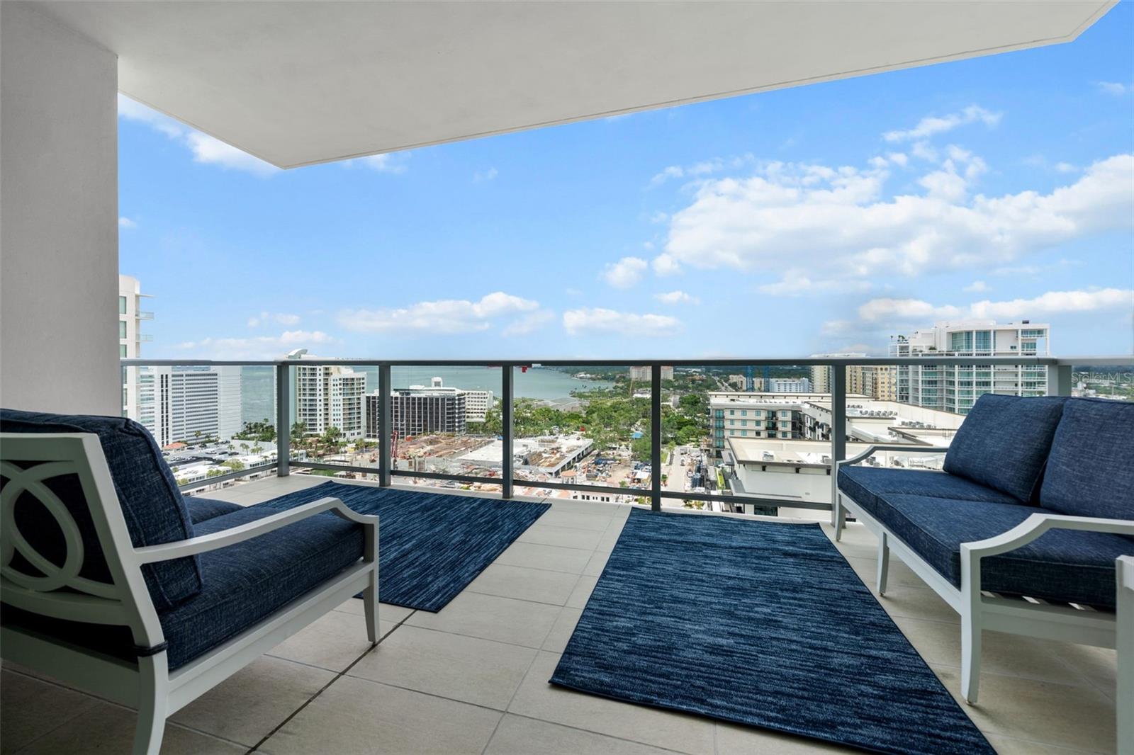301 QUAY COMMONS 1703