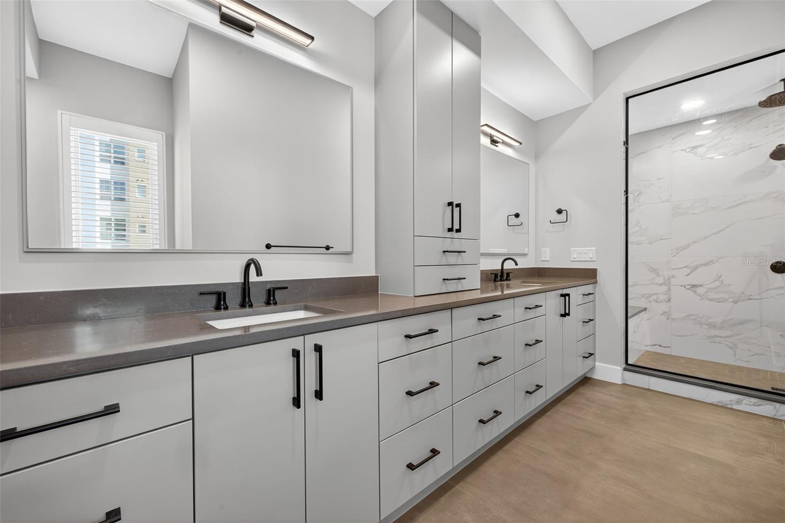 THE ROYAL TOWNHOMES - Residential