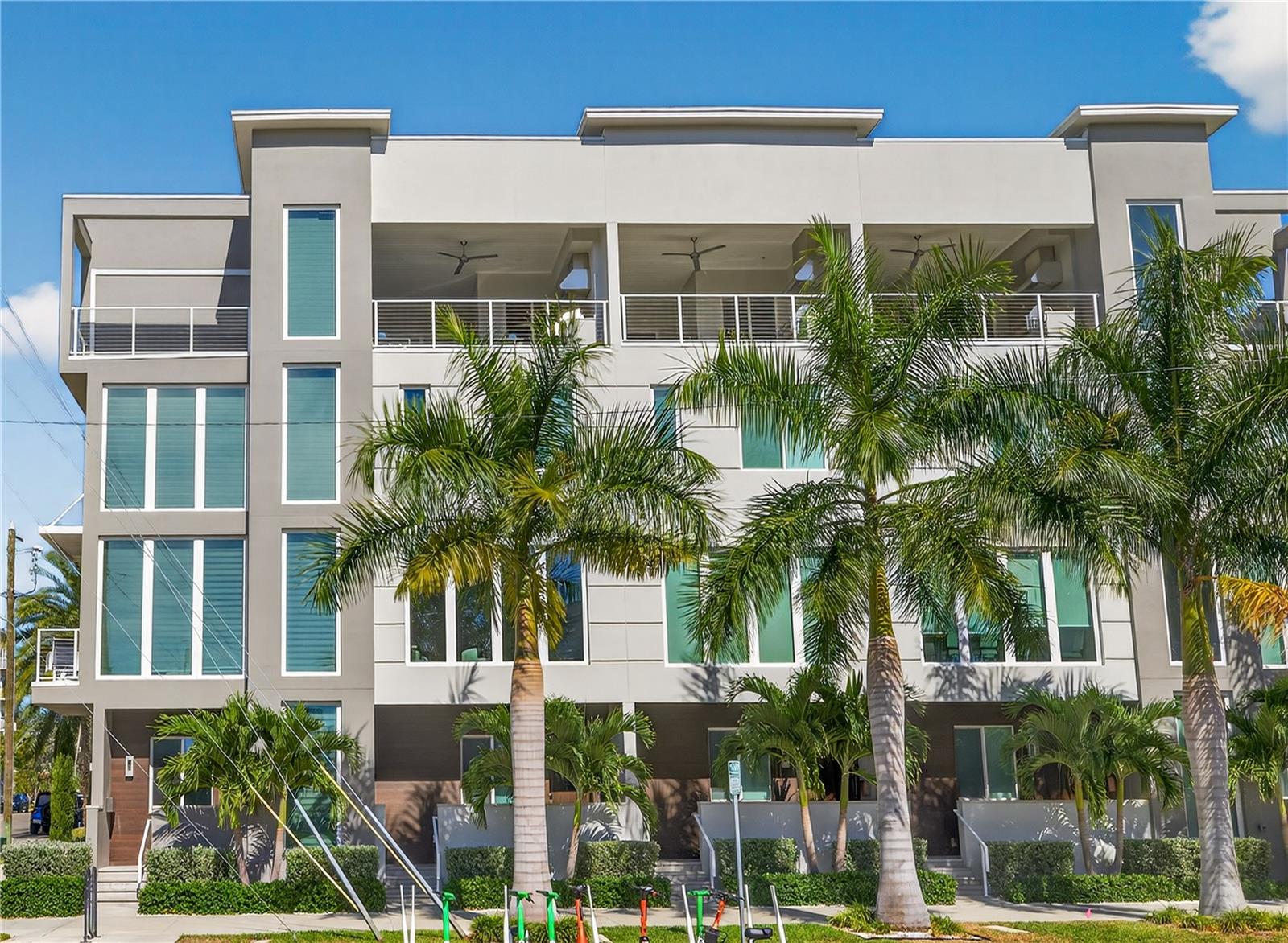 THE ROYAL TOWNHOMES - Residential