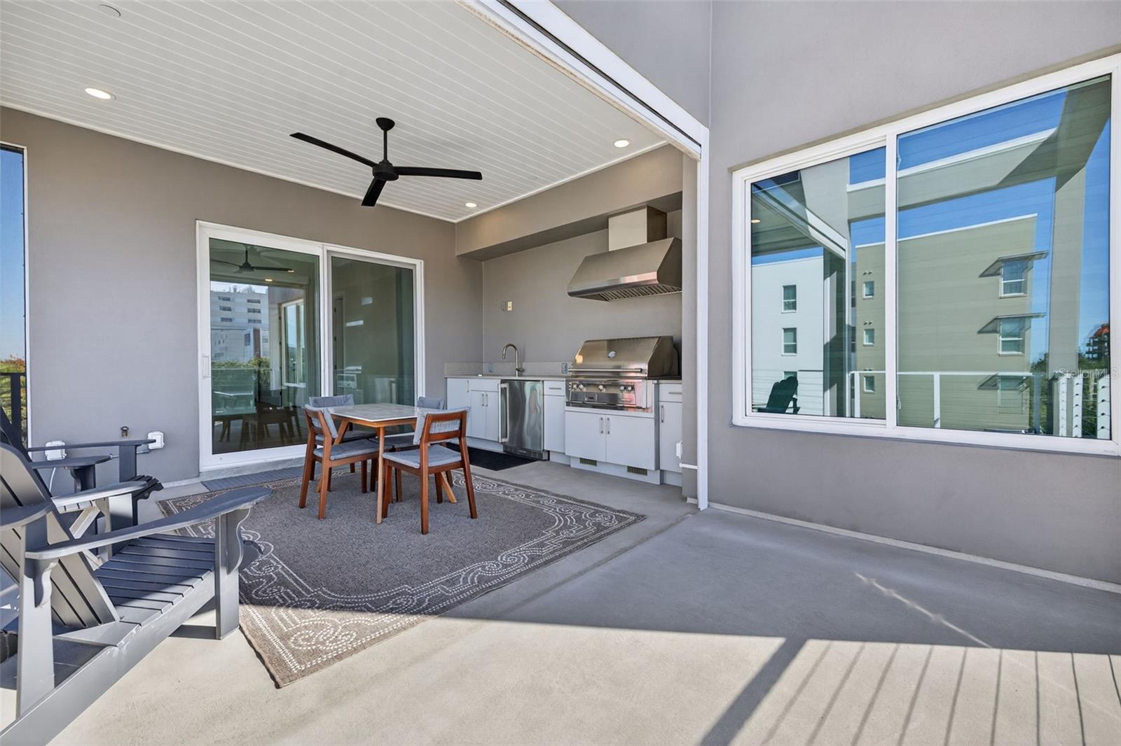 THE ROYAL TOWNHOMES - Residential