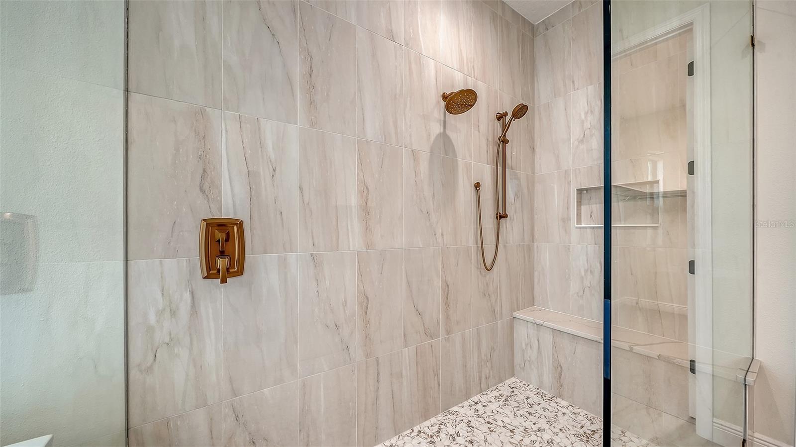 ARIA PHASE III - Residential