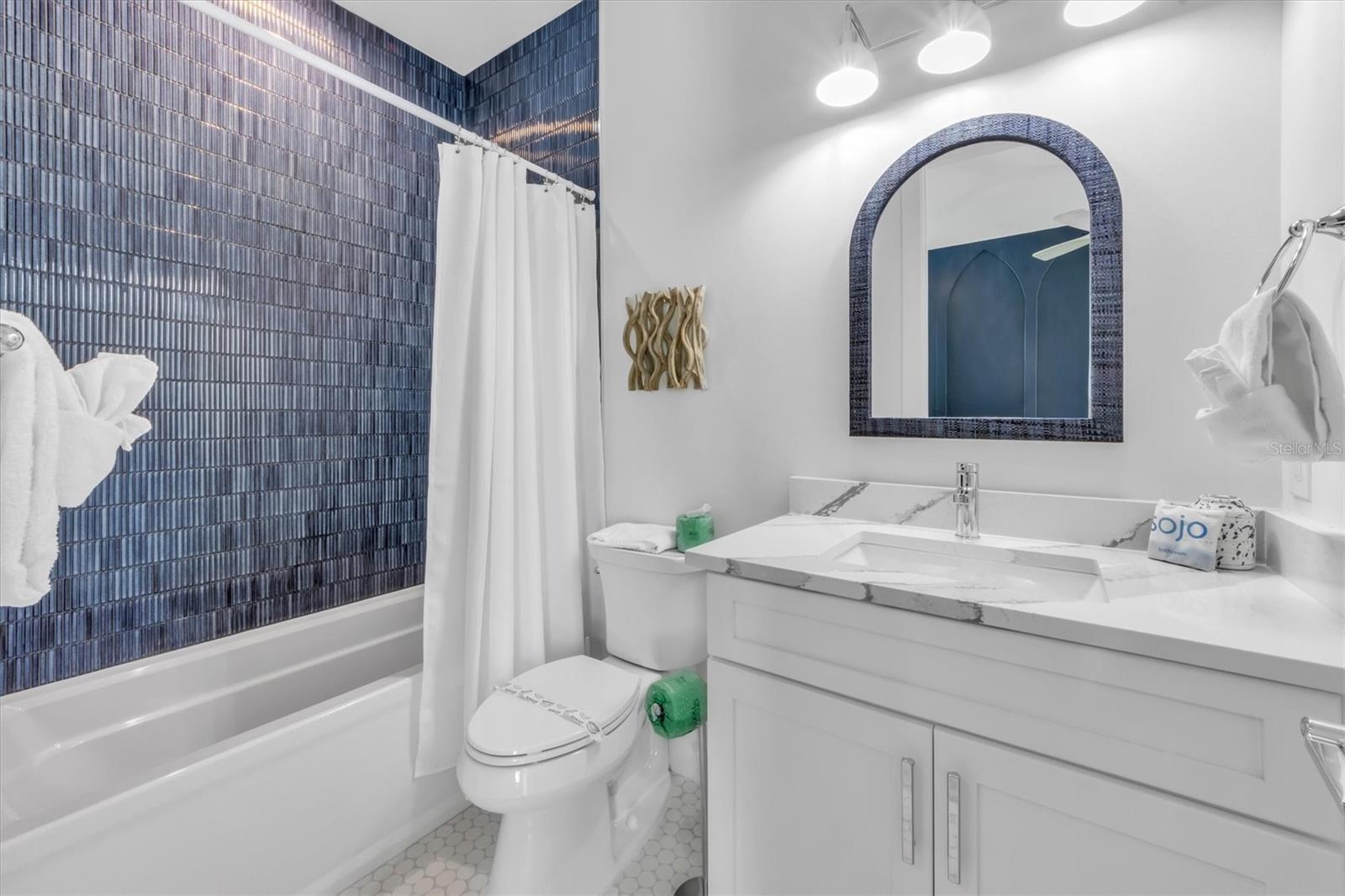 ANNA MARIA BEACH - Residential