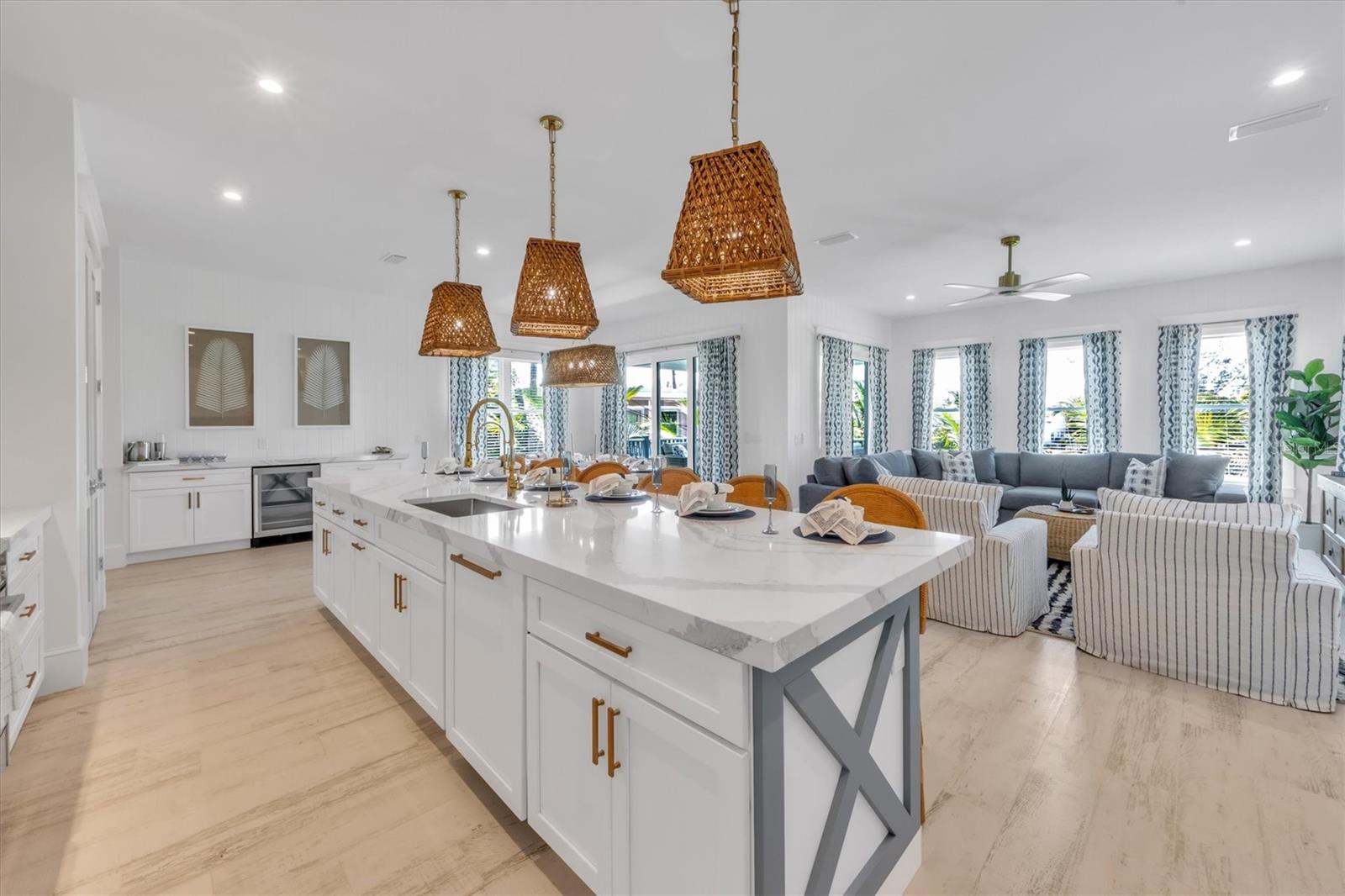 ANNA MARIA BEACH - Residential