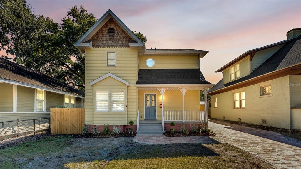 Photo of 129 E Belmar Street, Lakeland, FL 33803 (MLS # TB8443818)