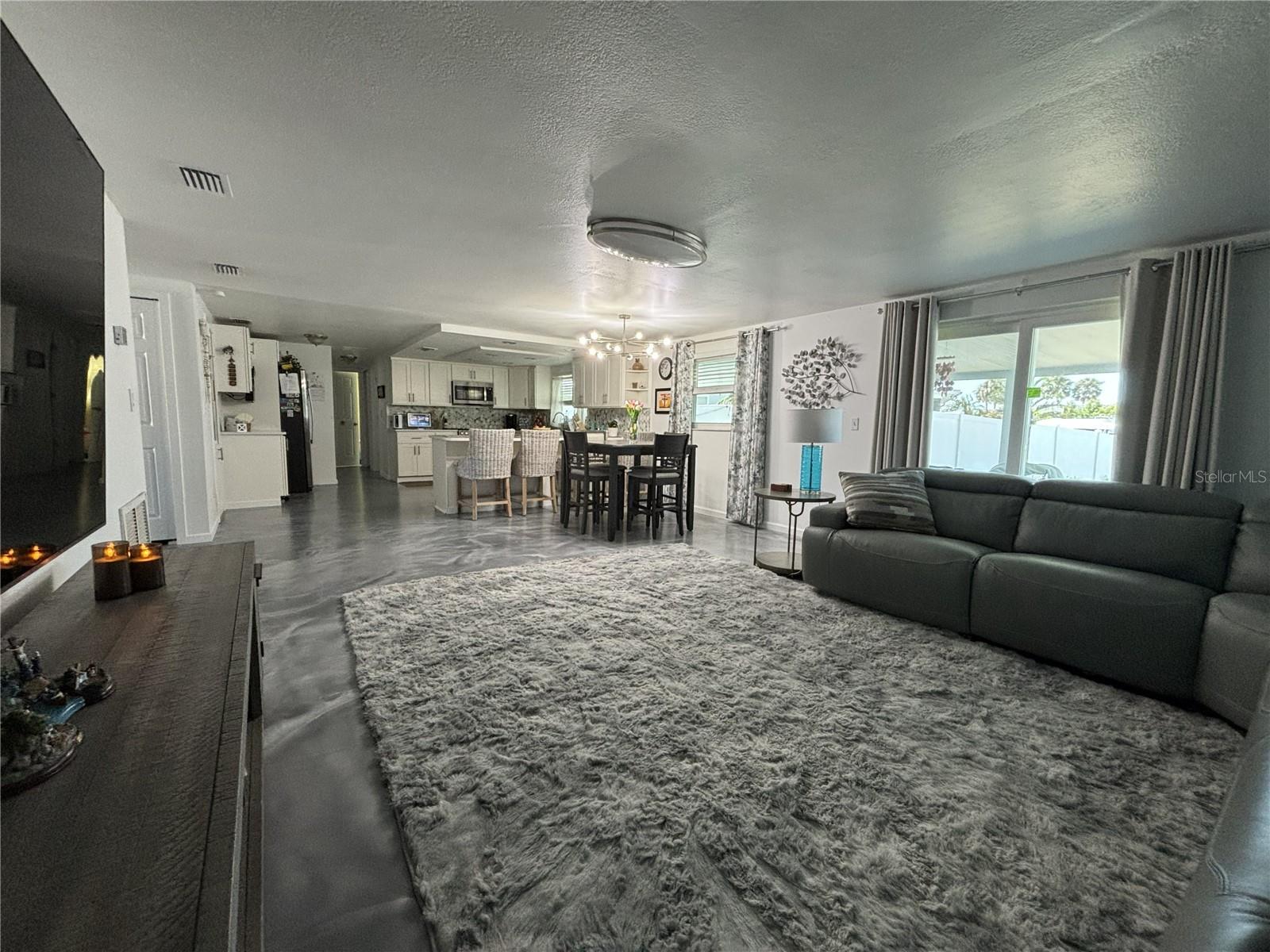 1002 SILVER PALM WAY