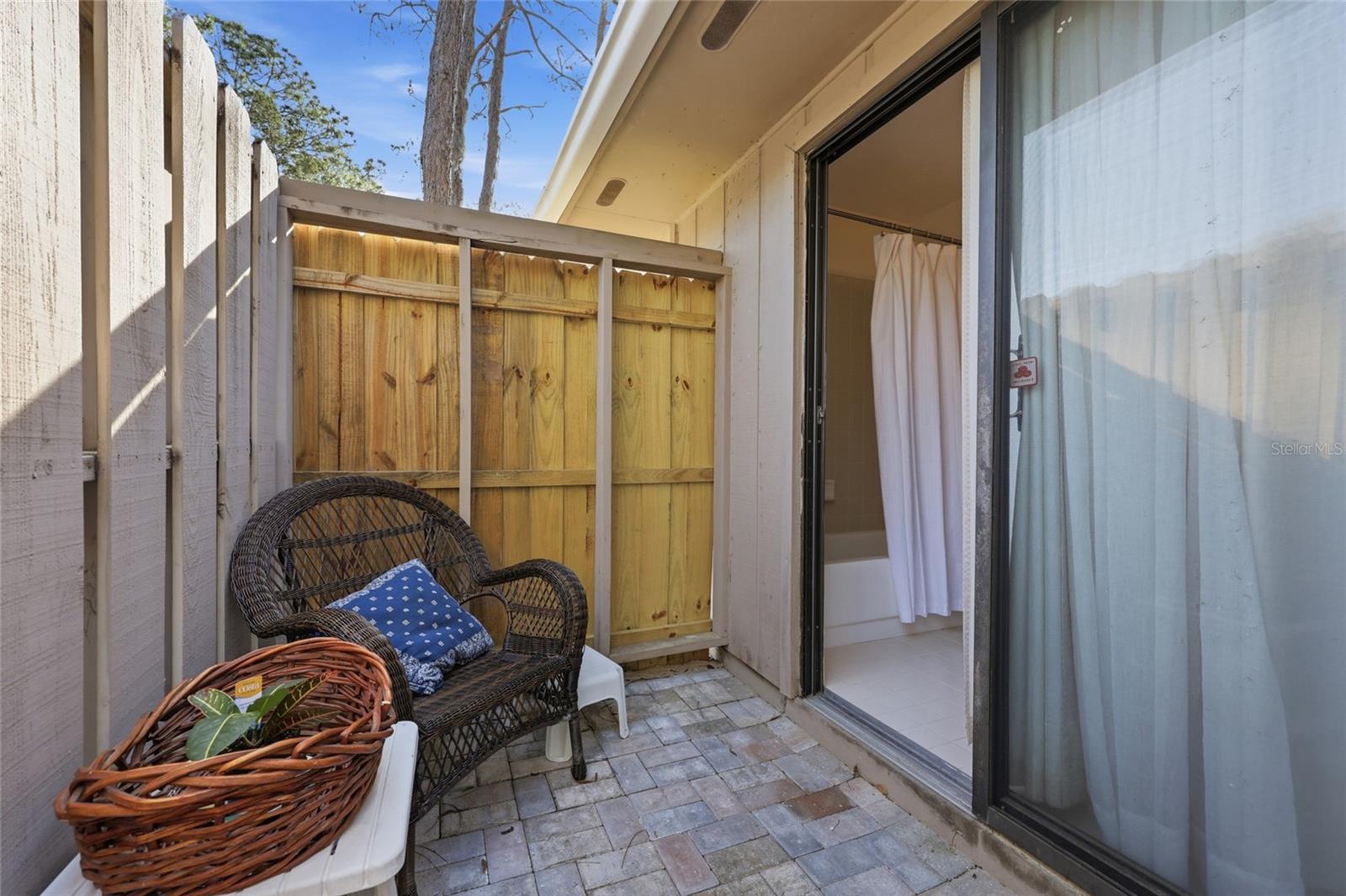 NORTHWOOD OAKS - Residential