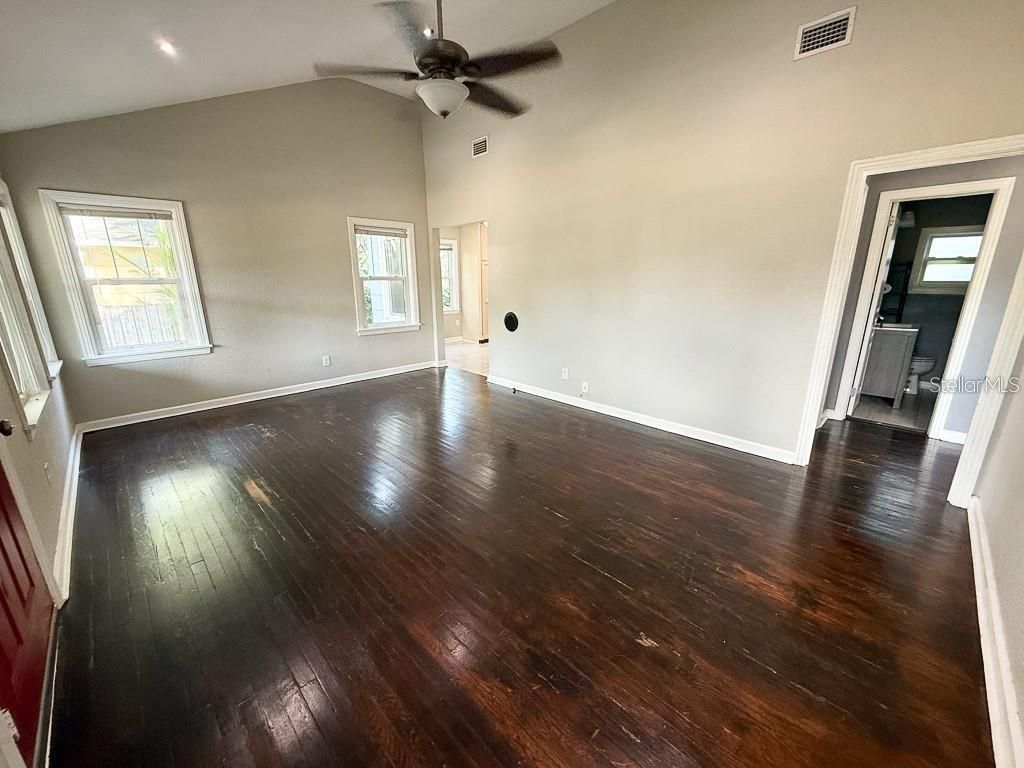 Photo of 2434 9th Avenue N, St Petersburg, FL 33713 (MLS # TB8505710)