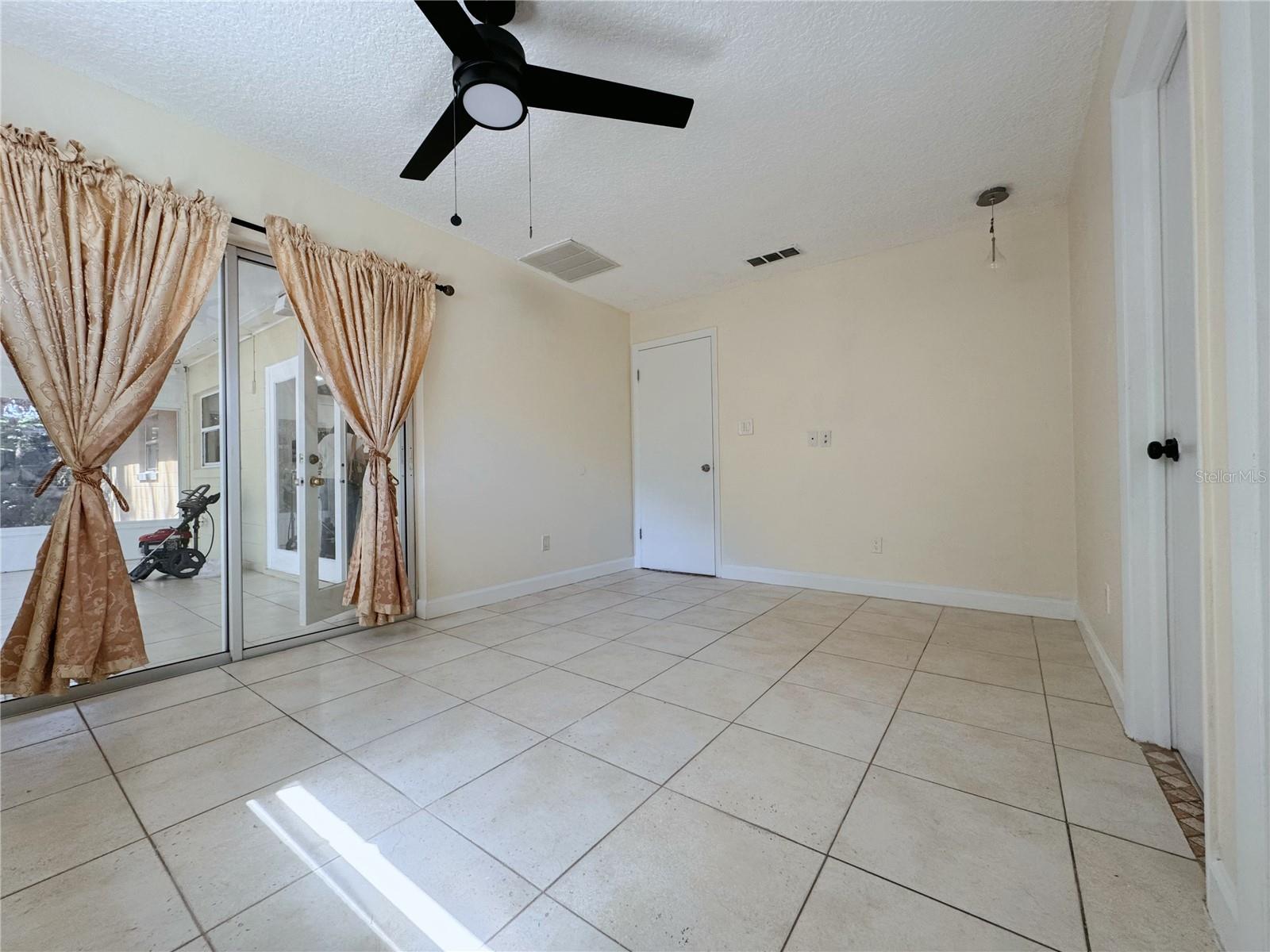 LAUREL SPGS - Residential Lease