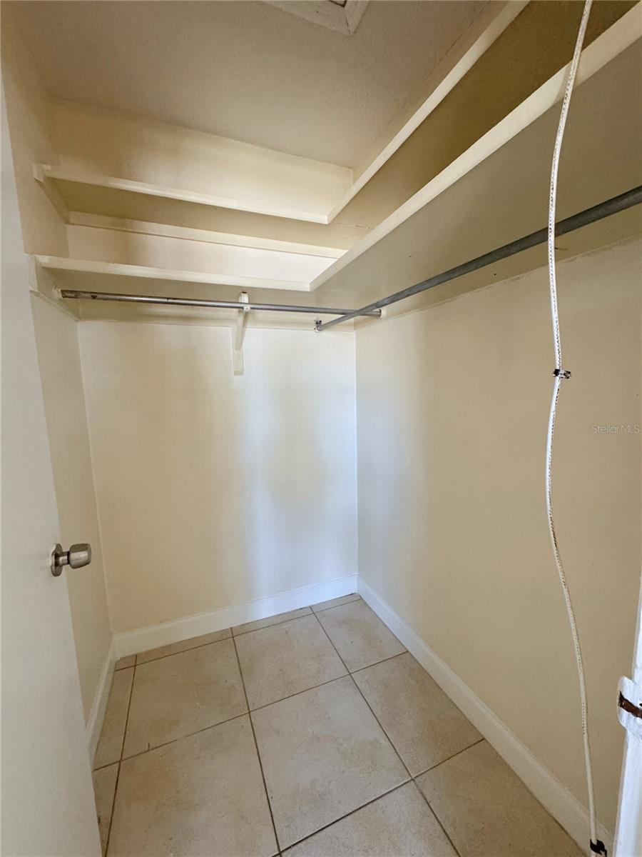 LAUREL SPGS - Residential Lease