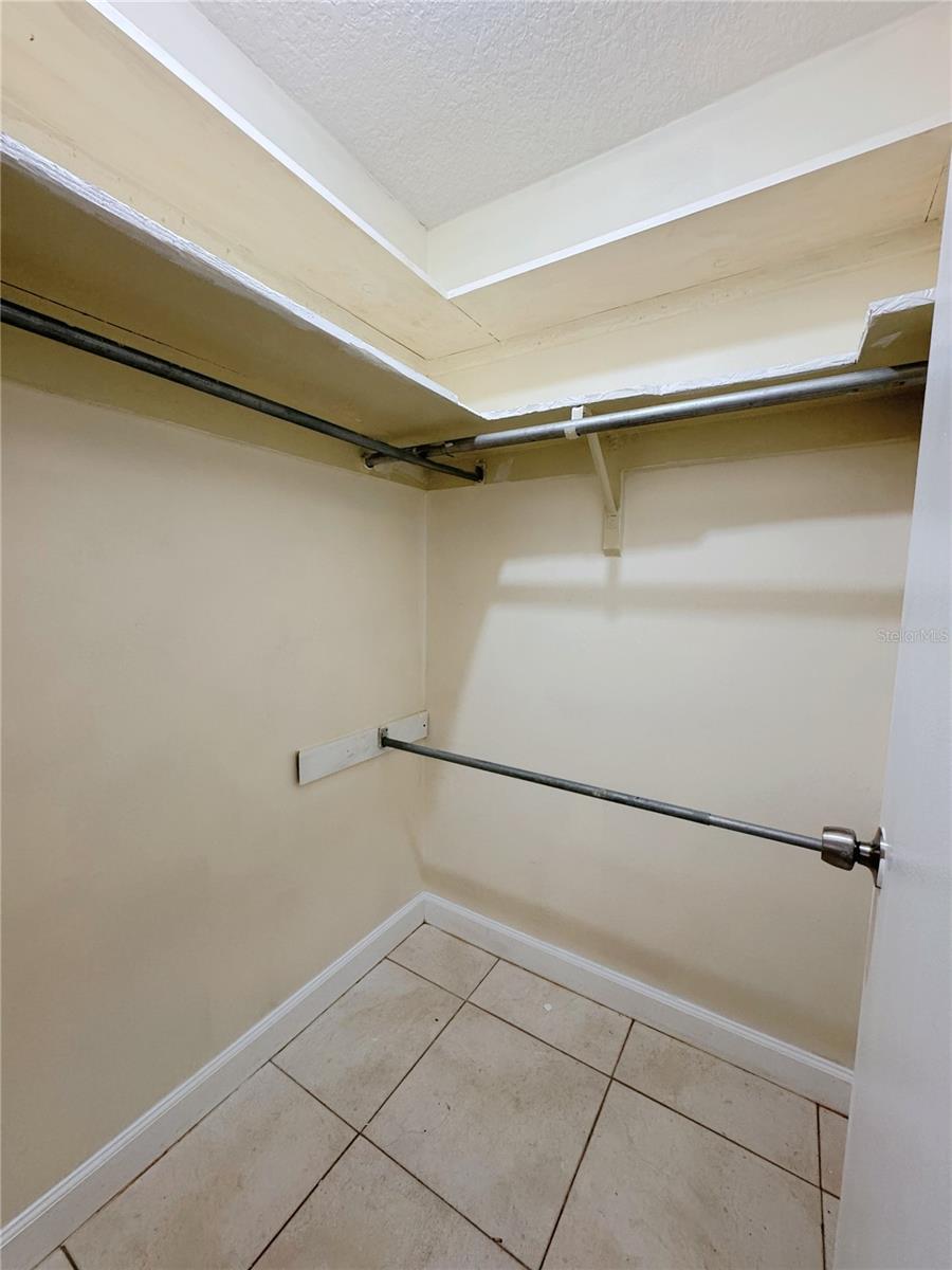 LAUREL SPGS - Residential Lease