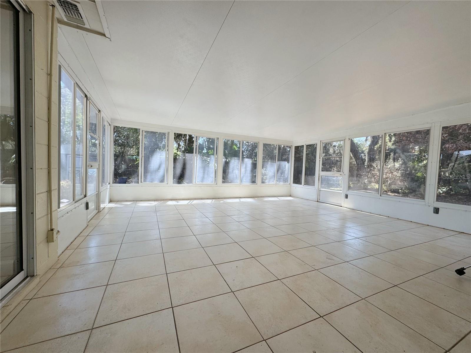 LAUREL SPGS - Residential Lease