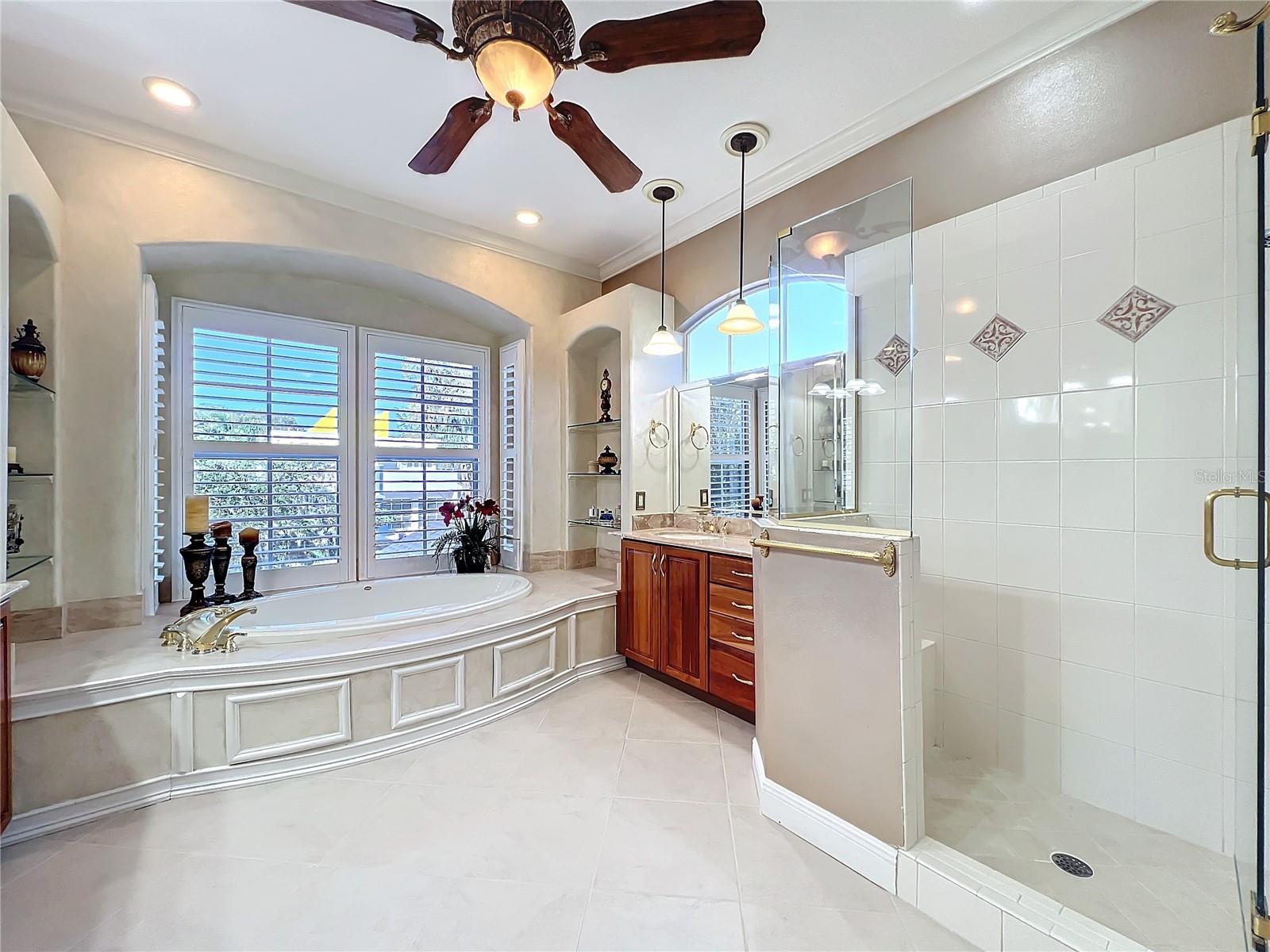 SYLVAN LAKE SHORES - Residential