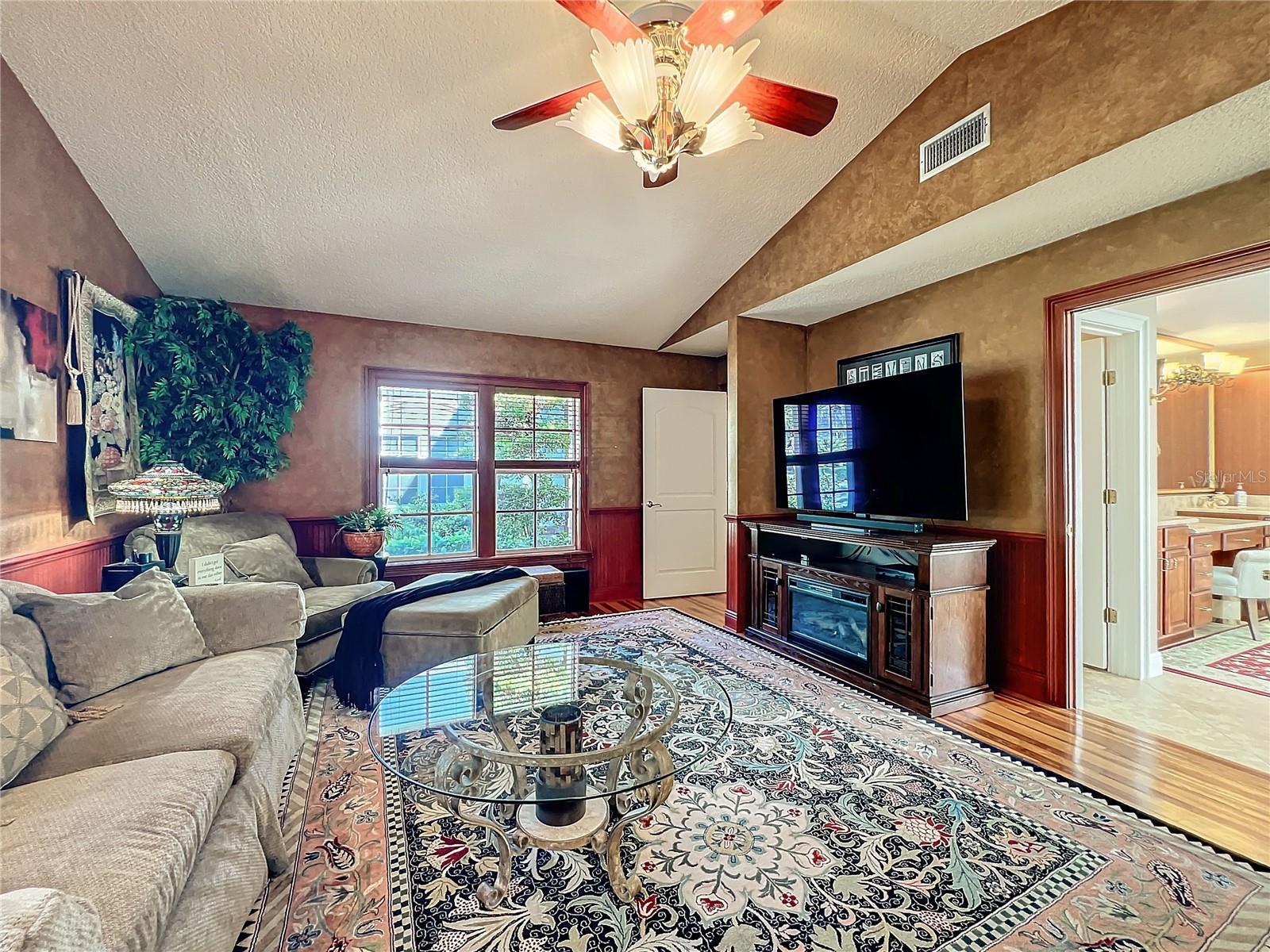 SYLVAN LAKE SHORES - Residential