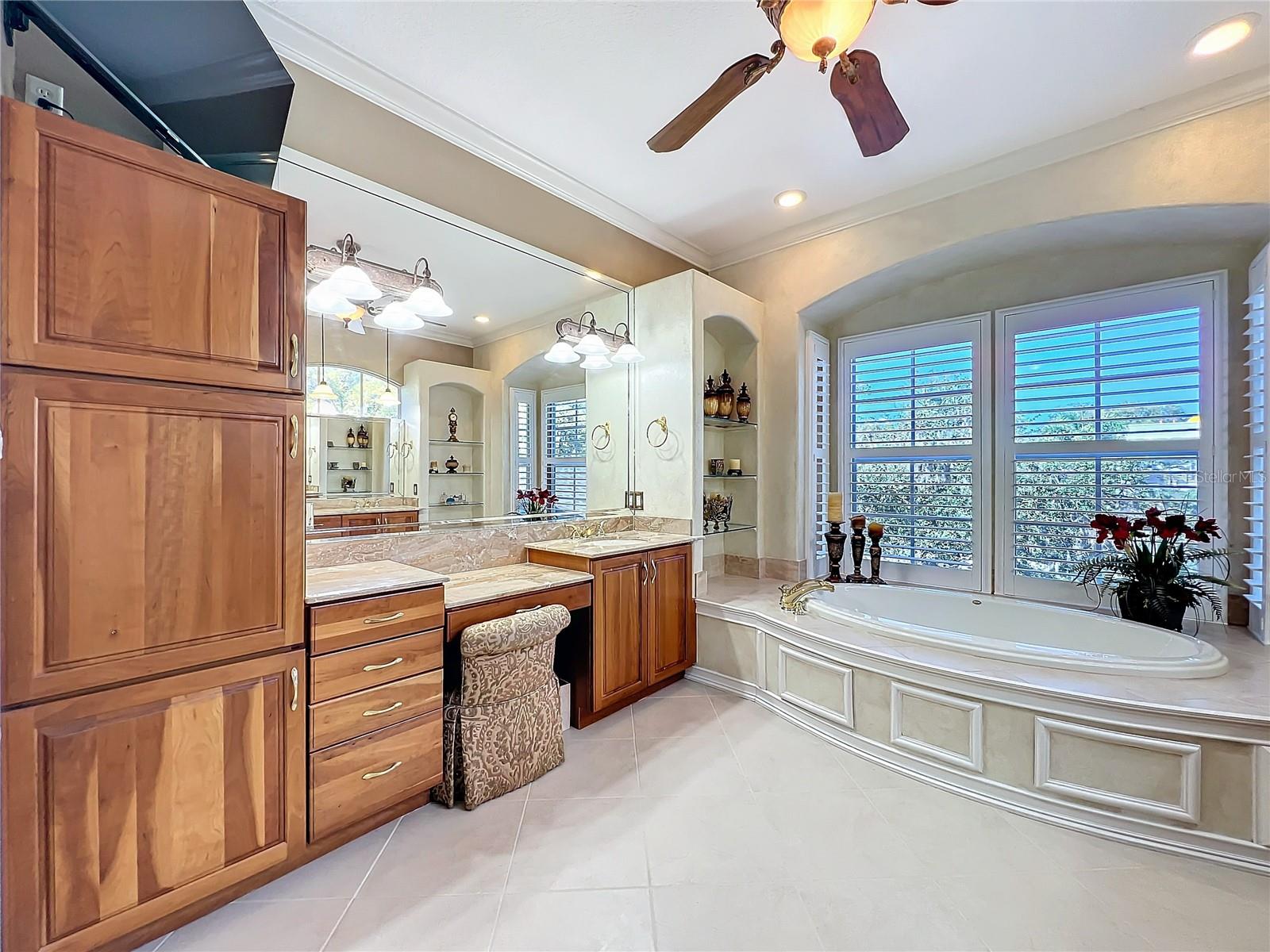 SYLVAN LAKE SHORES - Residential