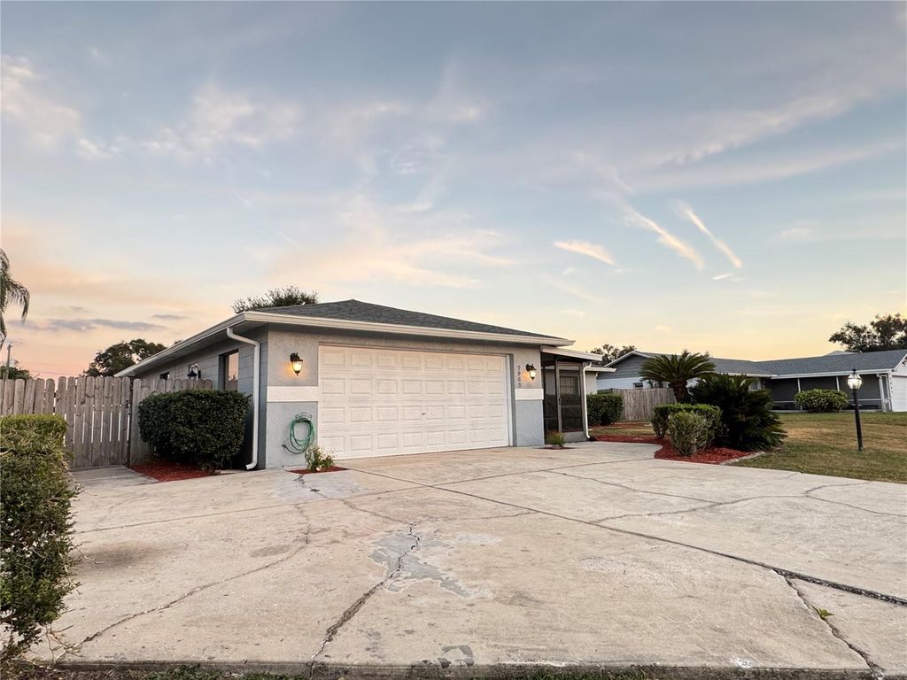 Photo of 7965 Sioux Lane, Lakeland, FL 33810 (MLS # L4957500)
