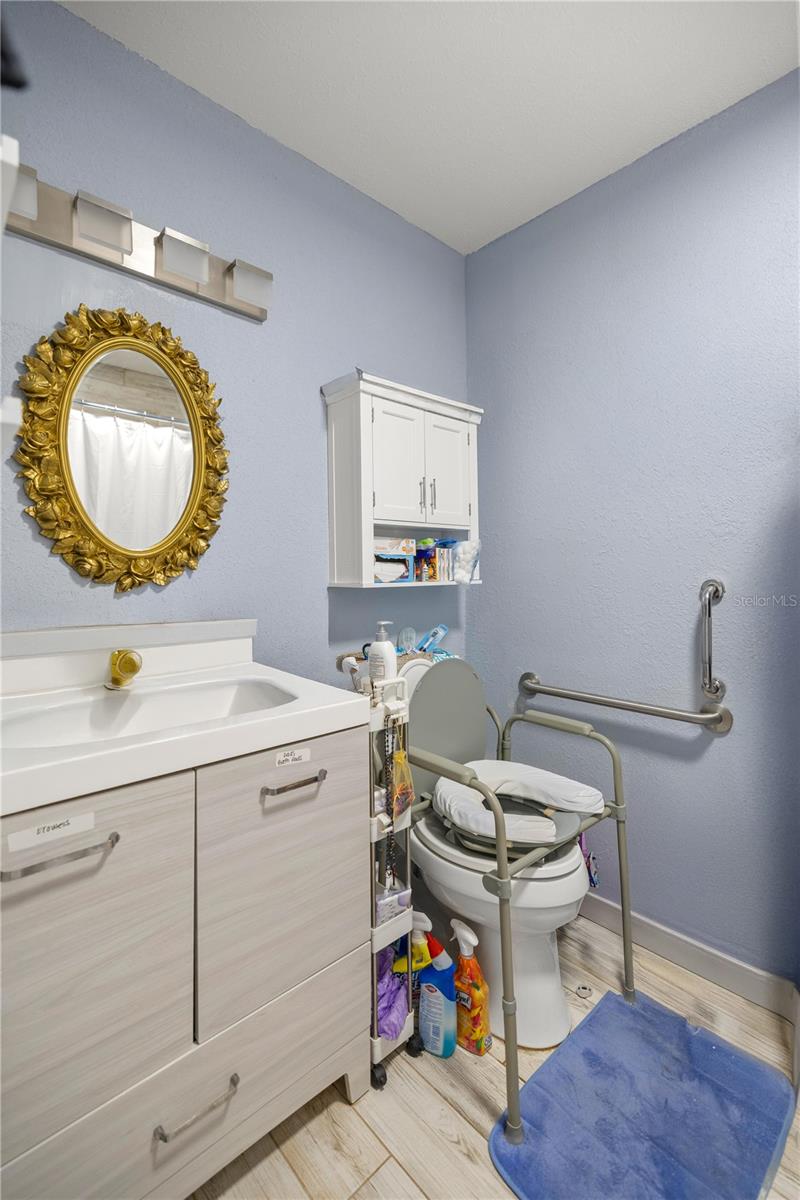 LAKE TROPICANA RANCHETTES - Residential