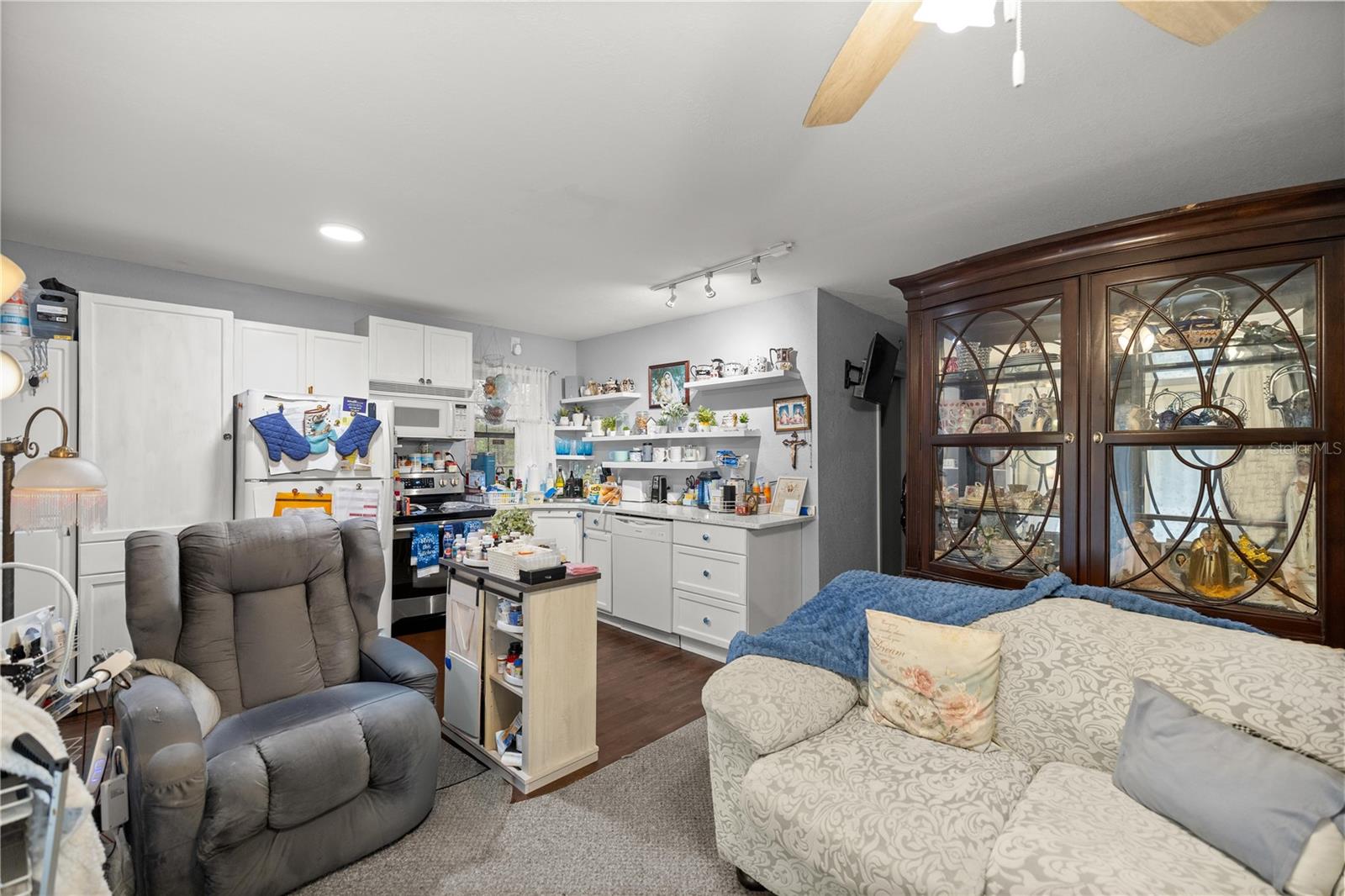 LAKE TROPICANA RANCHETTES - Residential