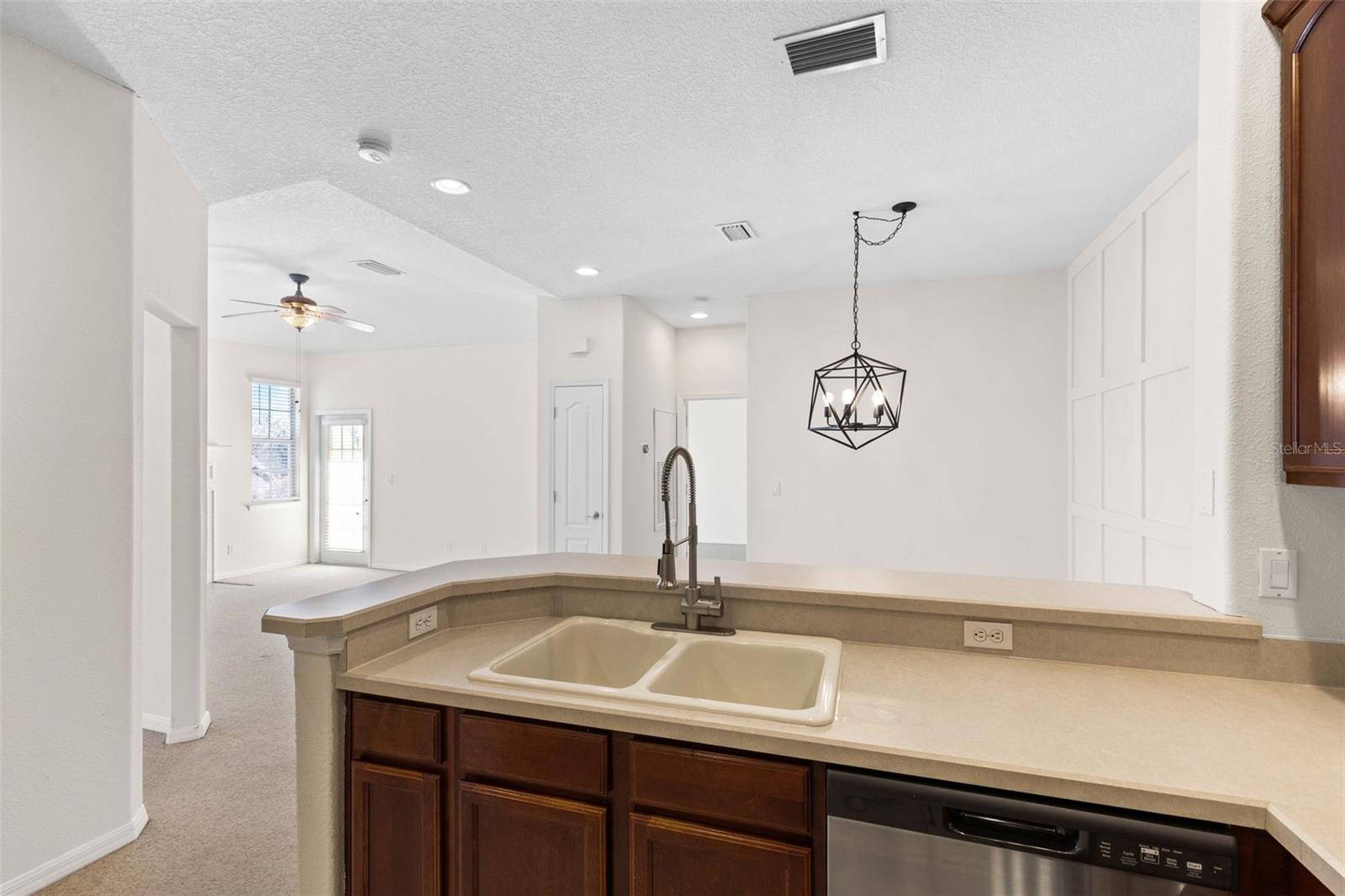 SWEETWATER RIDGE CONDO AT MAGNOLIA POINTE - Residential