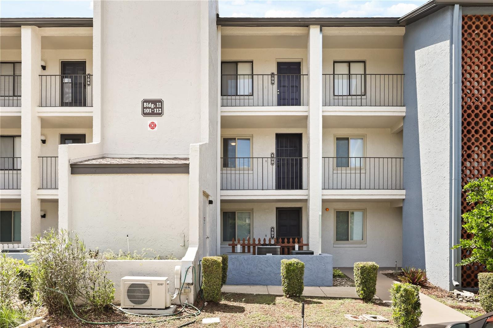11 ESCONDIDO CIRCLE 108