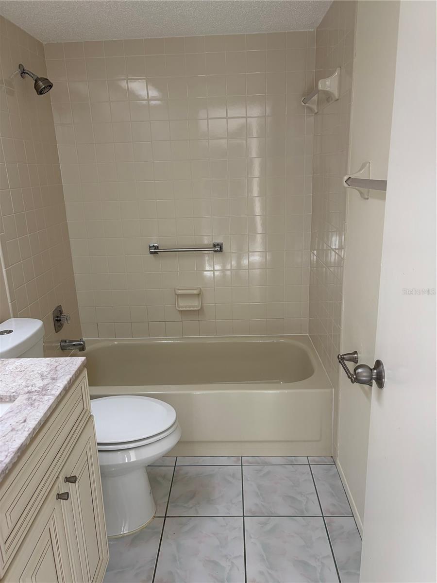 HOLIDAY LAKE VILLAS CONDO - Residential