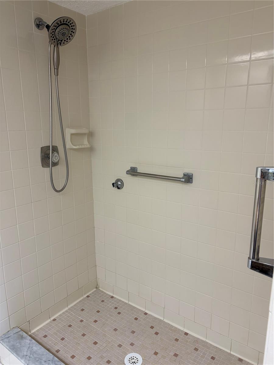 HOLIDAY LAKE VILLAS CONDO - Residential