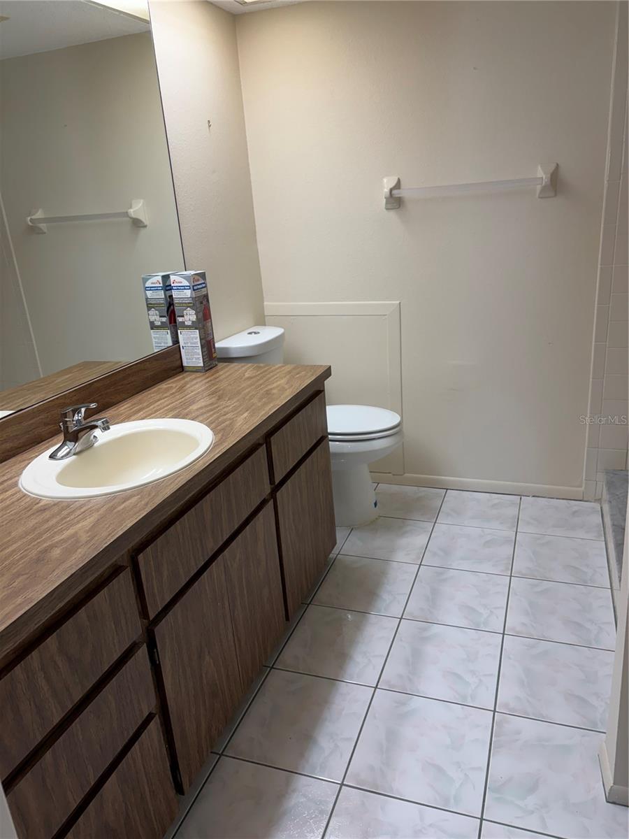 HOLIDAY LAKE VILLAS CONDO - Residential