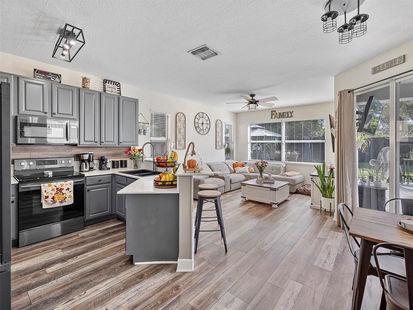 PORTOFINO POINTE - Residential