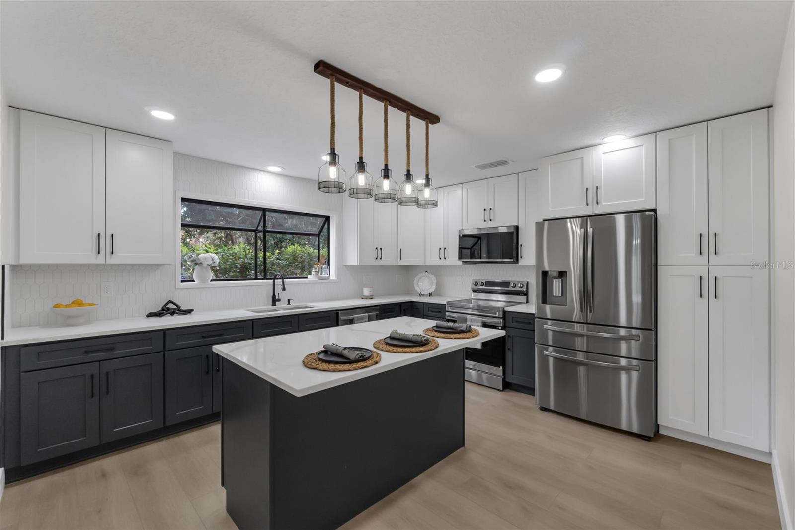 KINGS POINT - Residential