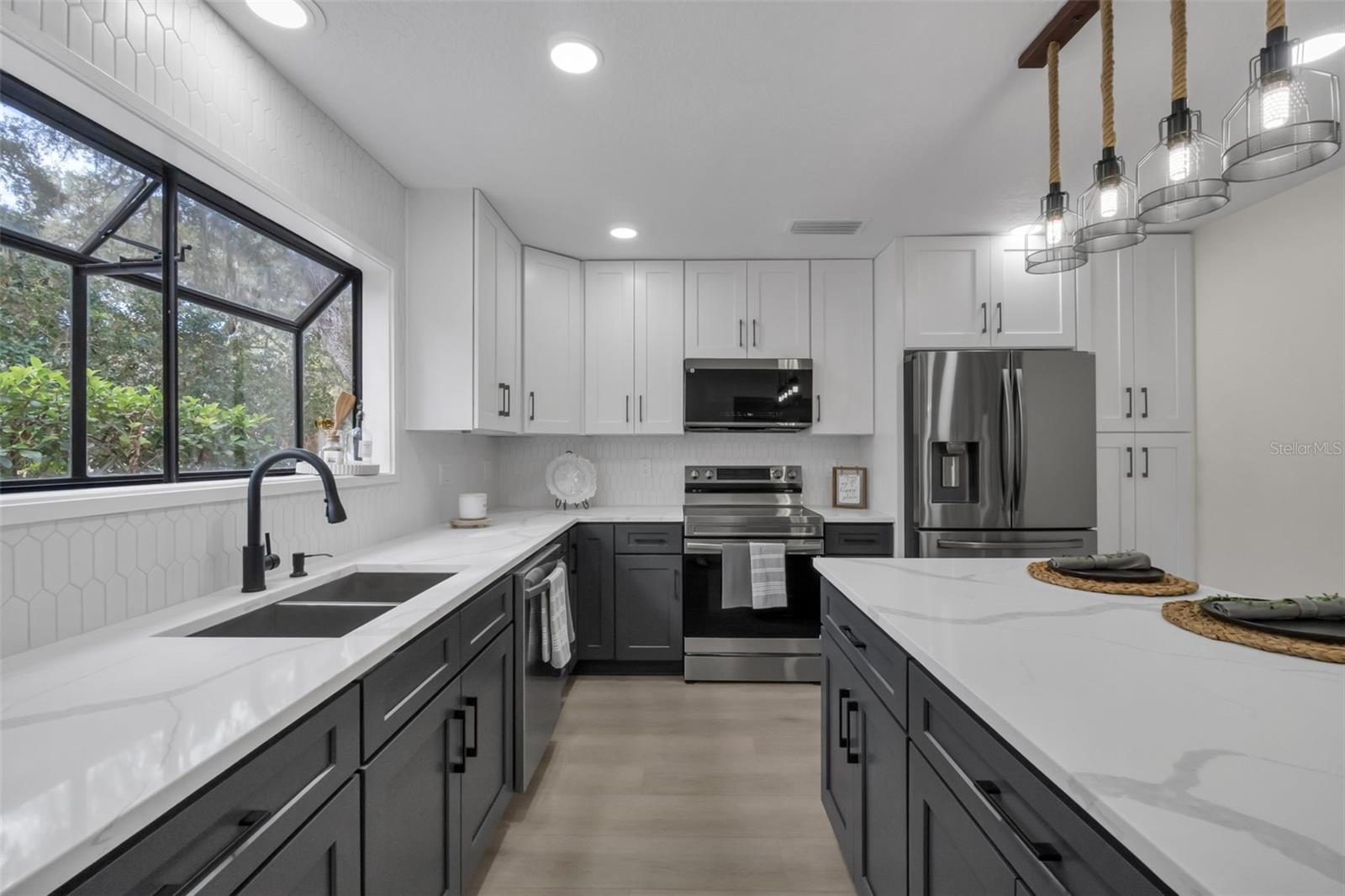 KINGS POINT - Residential