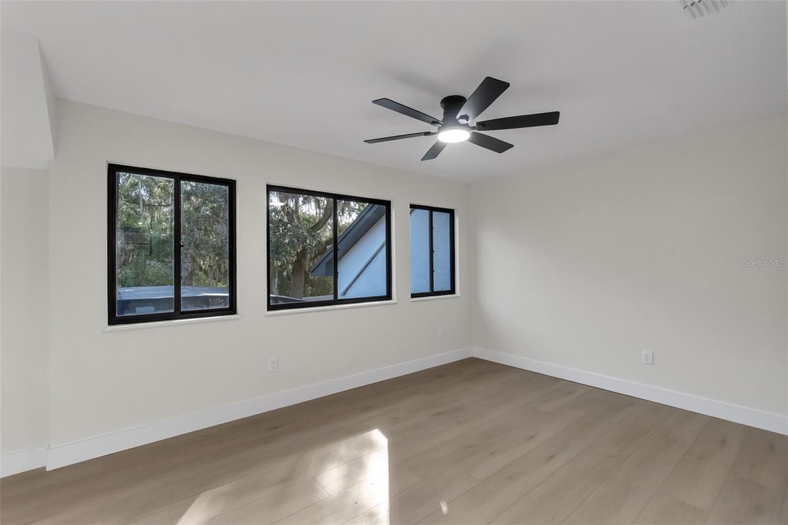 KINGS POINT - Residential