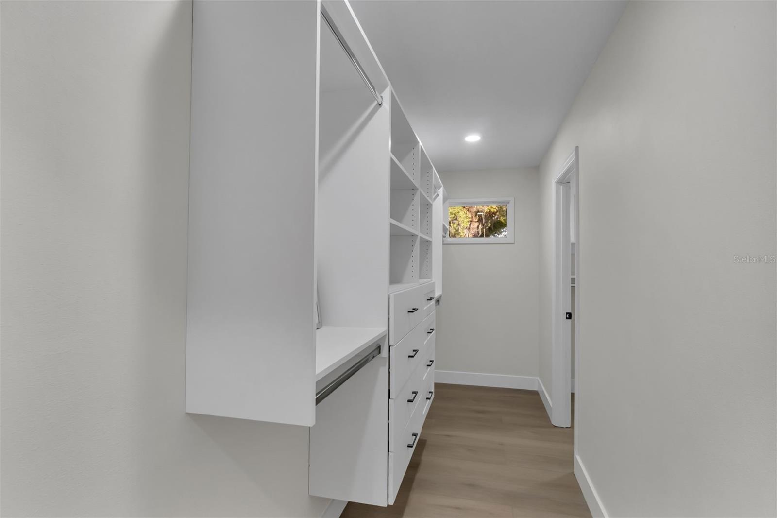 KINGS POINT - Residential