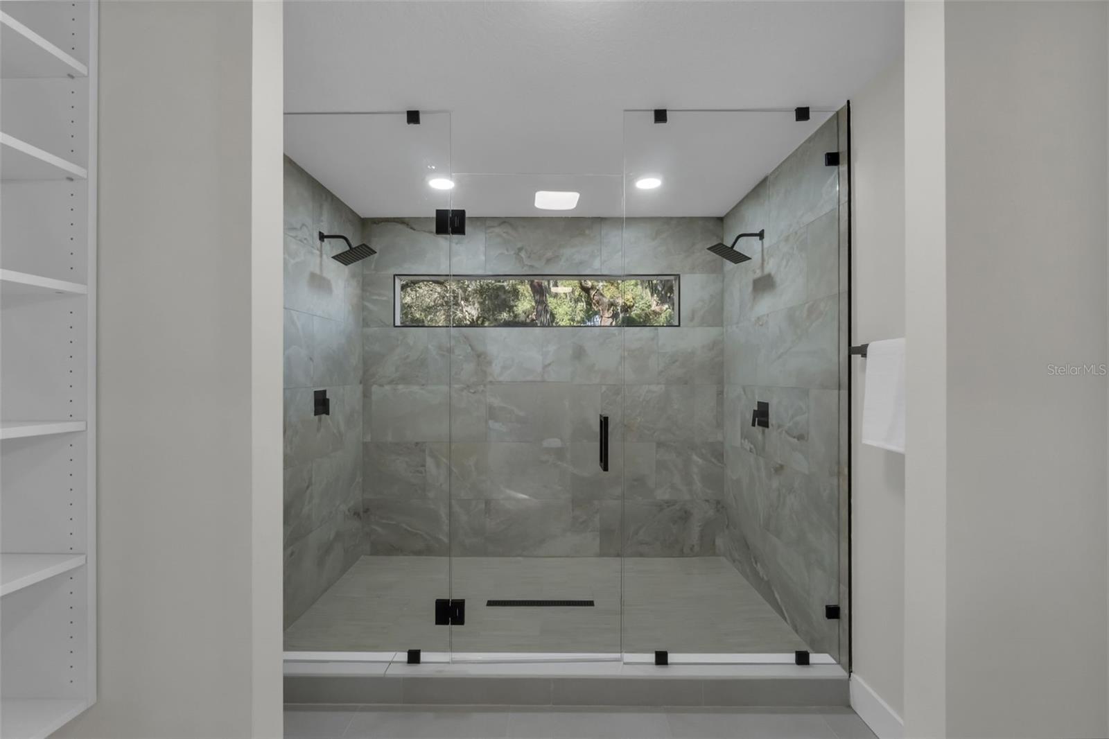 KINGS POINT - Residential