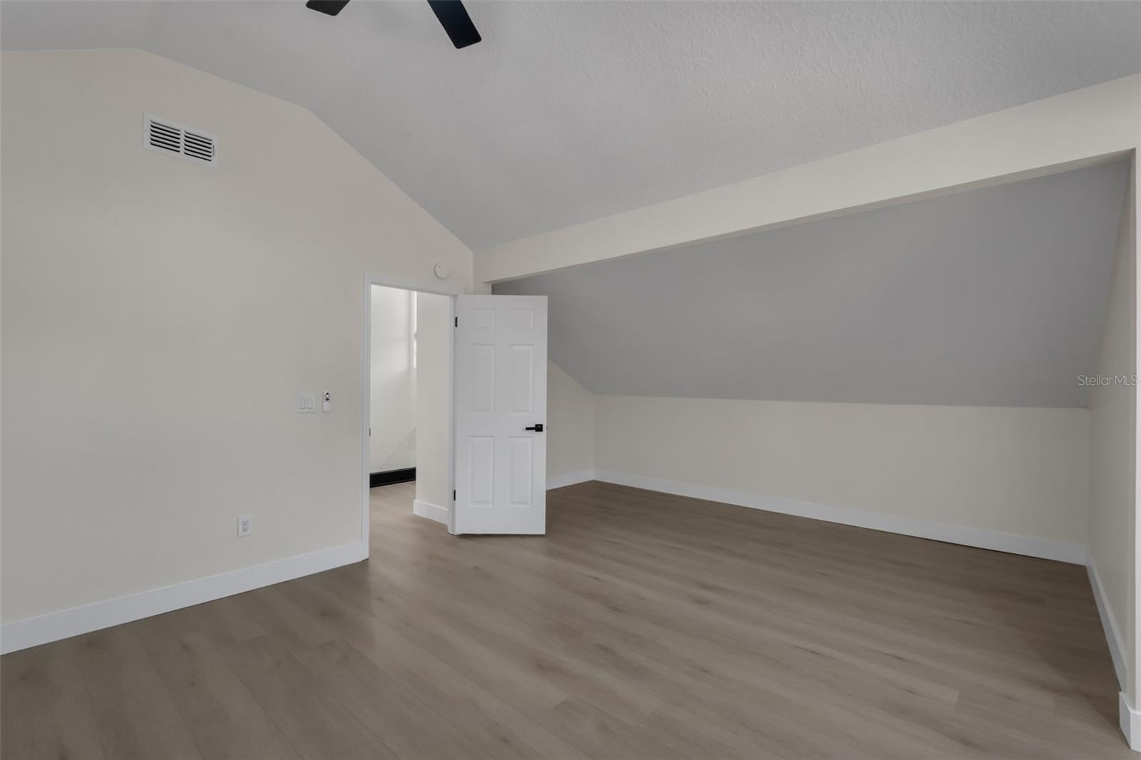 KINGS POINT - Residential