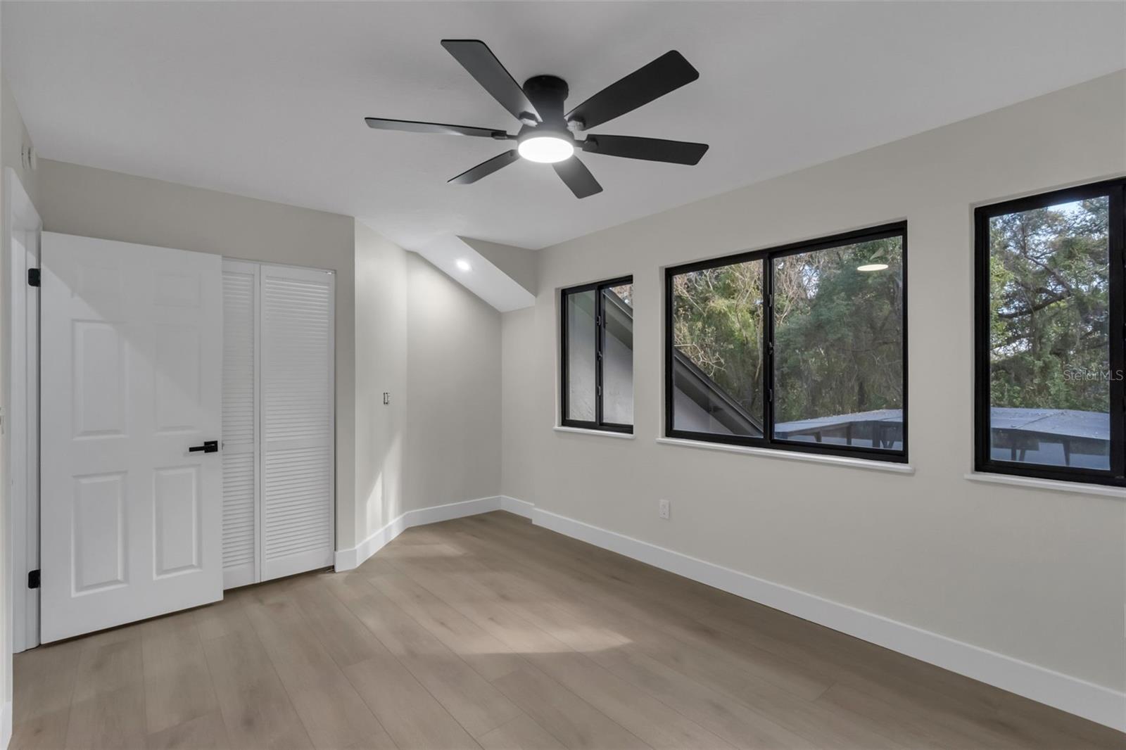 KINGS POINT - Residential