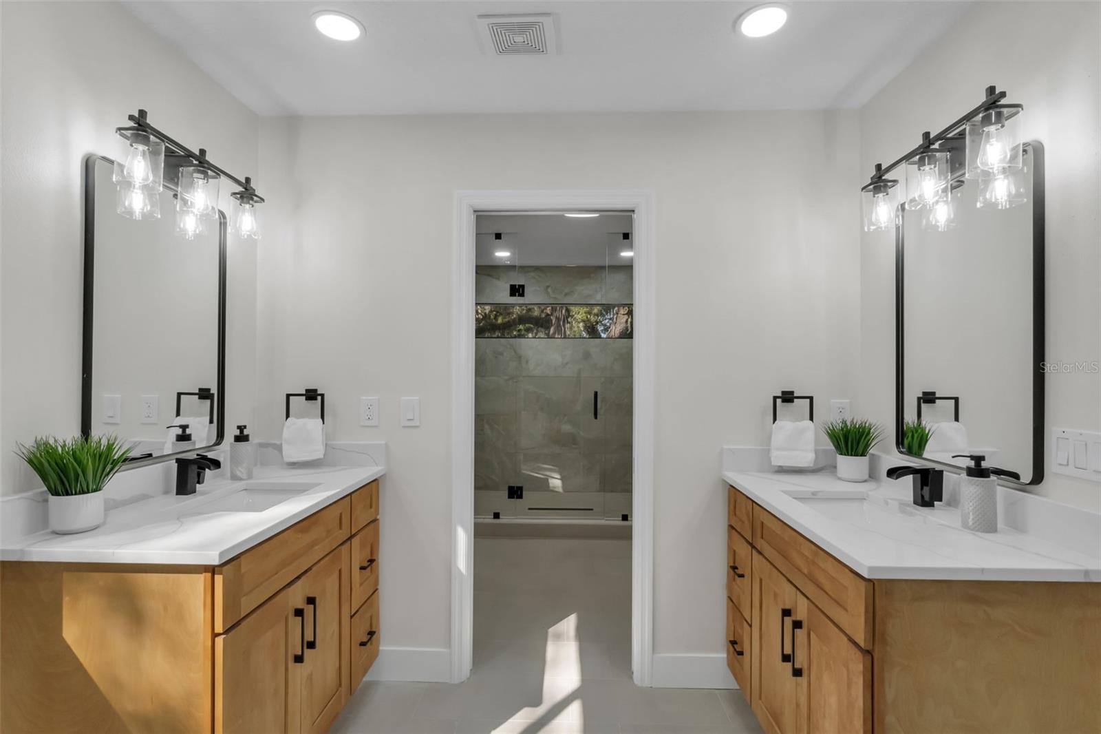 KINGS POINT - Residential