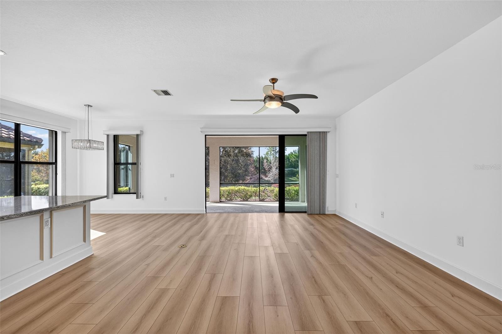 ESPLANADE PH I - Residential