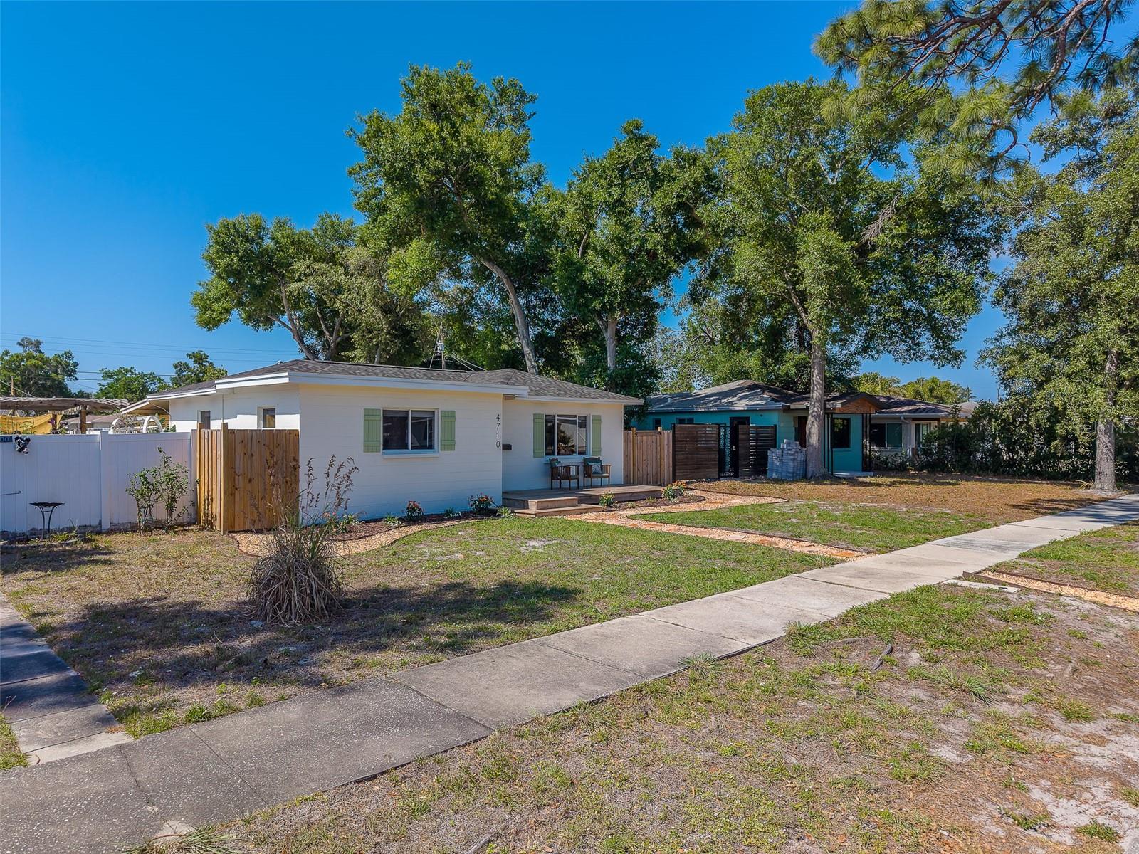 OAKHURST - Residential