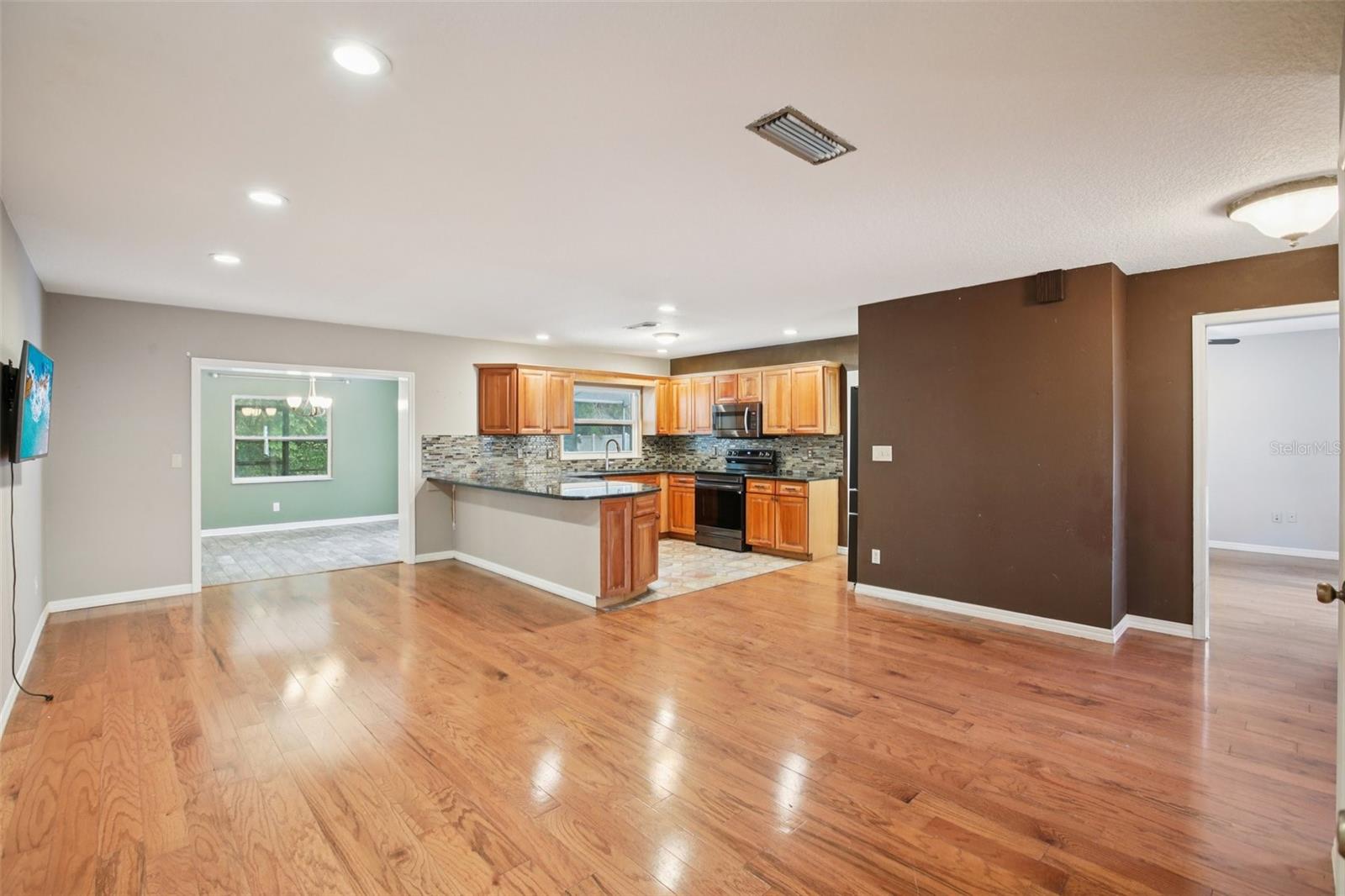 WOODBRIAR WEST - Residential